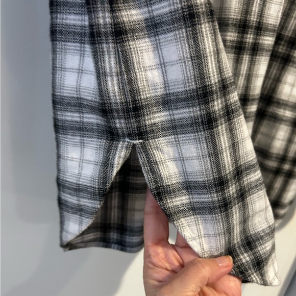 EUC Loft Plaid Button-Up Shirt in Black and White in Size Small - Picture 6 of 7